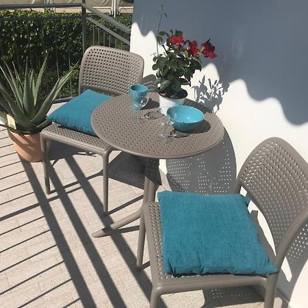 Blue Apartment - A Due Passi Dal Lago, Parcheggio Privato Lazise Exteriér fotografie