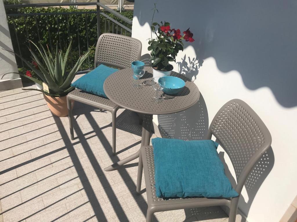 Blue Apartment - A Due Passi Dal Lago, Parcheggio Privato Lazise Exteriér fotografie