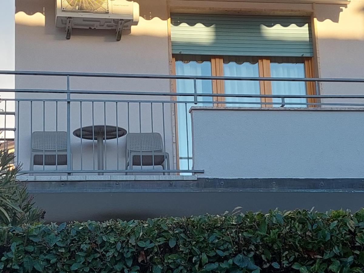 Blue Apartment - A Due Passi Dal Lago, Parcheggio Privato Lazise Exteriér fotografie